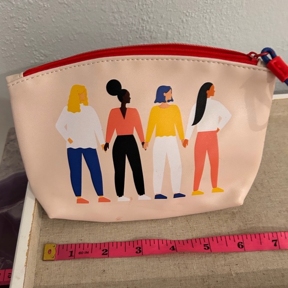 Ipsy cosmetics bag- unused - Picture 1 of 3